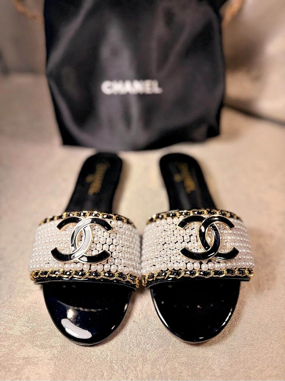 Chanel Pearl Embellished Slide Sandals Black & White EU 37